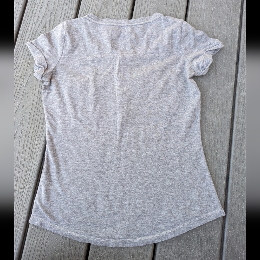 Flattering T-Shirt - Picture 4 of 4